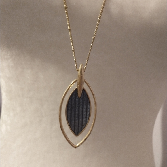 Necklace - Picture 3 of 5